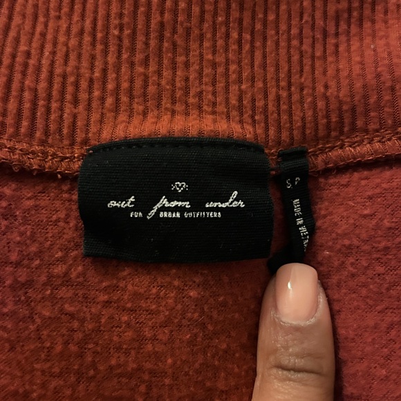 Women's V-Neck Rust Sweater - Picture 3 of 3